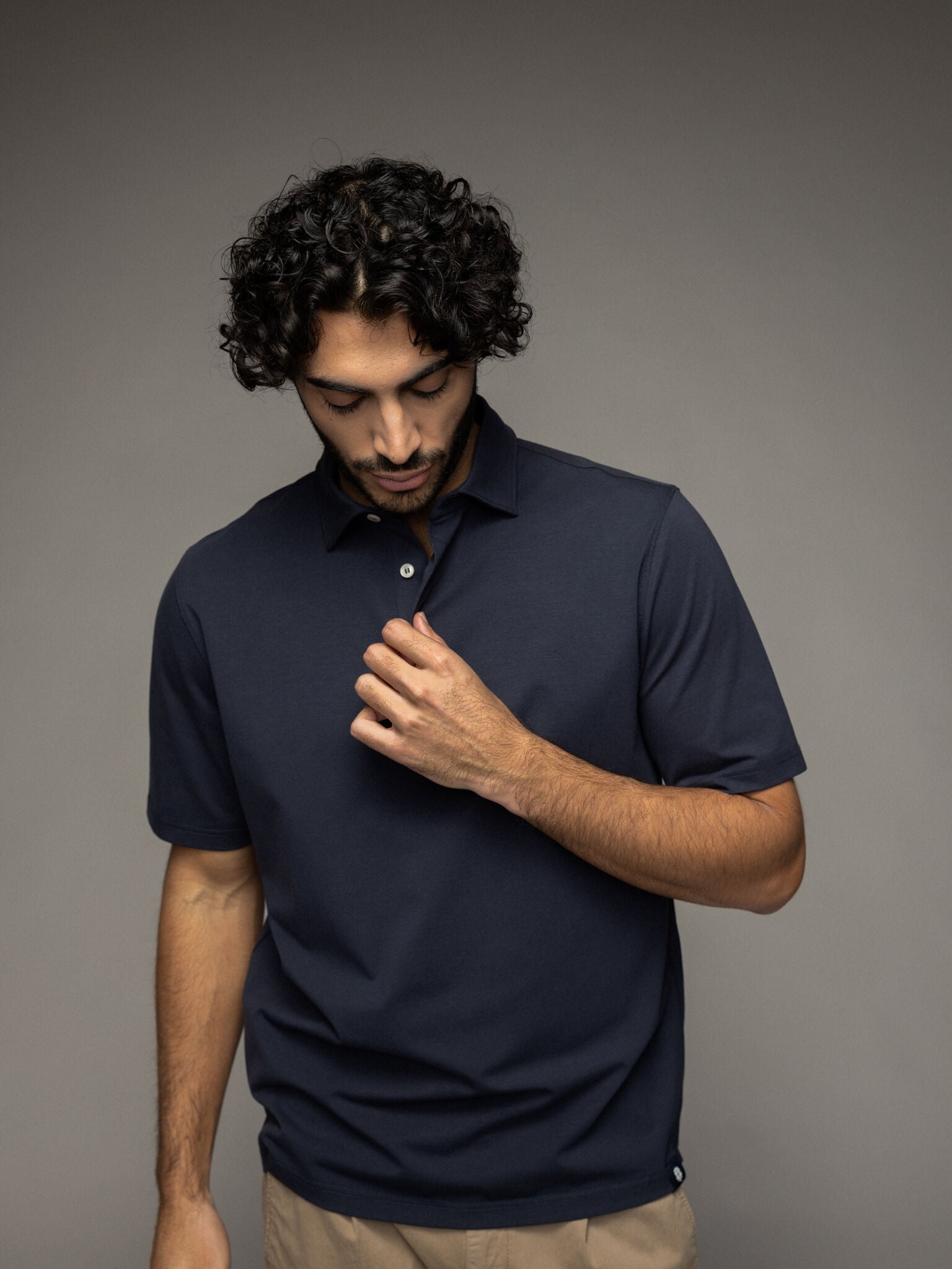 Modelshot / Navy / Detail